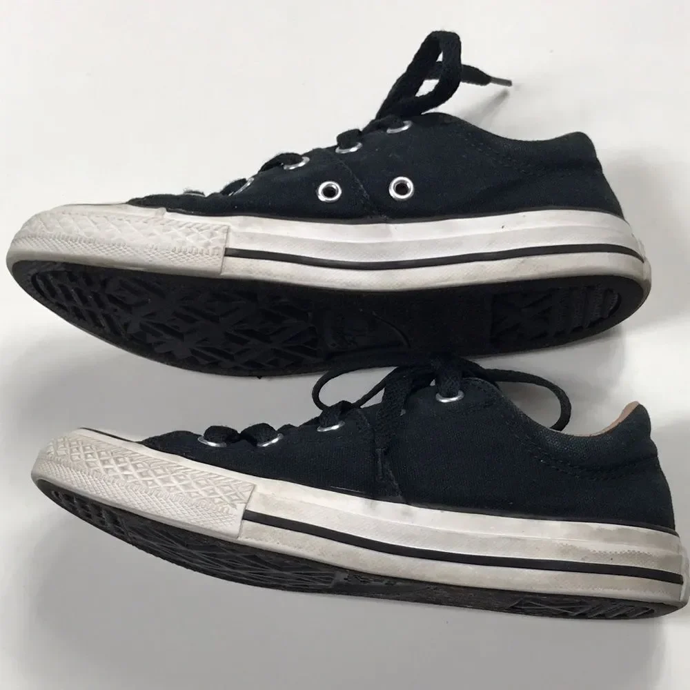 Converse Chuck Taylor All Madison Low Top Girl Shoes Size 1